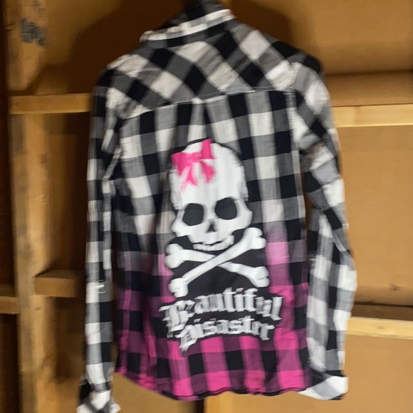 Beautiful disaster - Picture 3 of 3